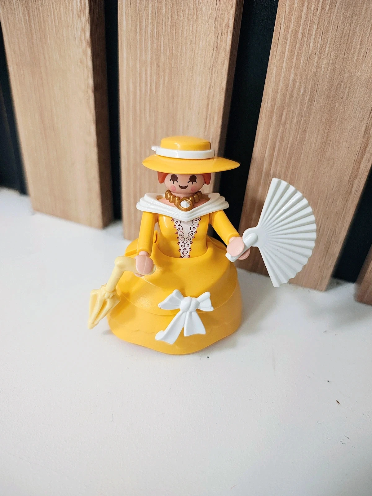 Personnage bonhomme Playmobil collection princesse + accessoires sur la photo